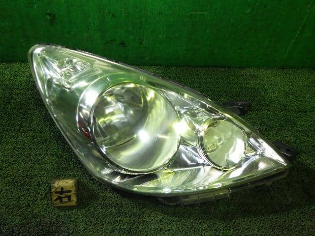 Right Headlight NISSAN Note 2010 DBA-E11 — photo 1