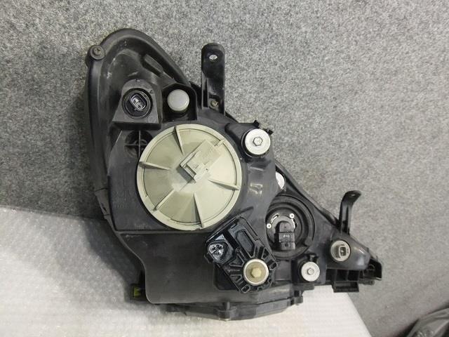 Left Headlight TOYOTA Estima 2004 DBA-ACR30 — photo 3