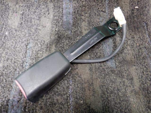 Driver's Seat Seat Belt MAZDA Az wagon 2007 DBA-MJ22S 1A7057900B5 — photo 1