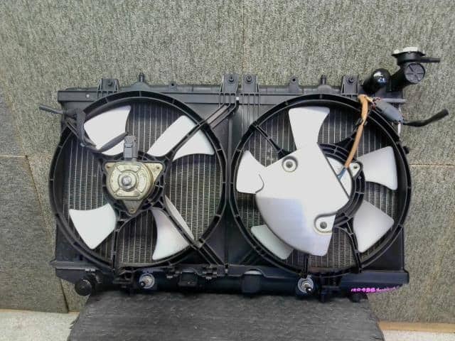 Radiator NISSAN Wingroad 1997 E-WFY10 2146065Y02 — photo 1