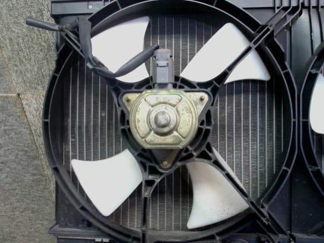 Radiator NISSAN Wingroad 1997 E-WFY10 2146065Y02 — photo 2