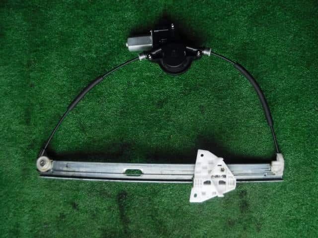 Front Right Door Regulator MAZDA Demio 2007 DBA-DE3FS D6515858XB — photo 1