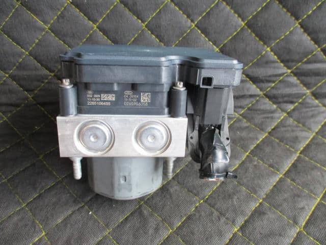 ABS Actuator SUBARU Impreza 2011 DBA-GP6 27596FJ031 — photo 1