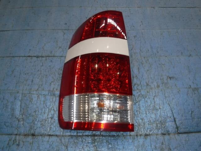 Left Tail Light TOYOTA Noah 2005 CBA-AZR65 — photo 1
