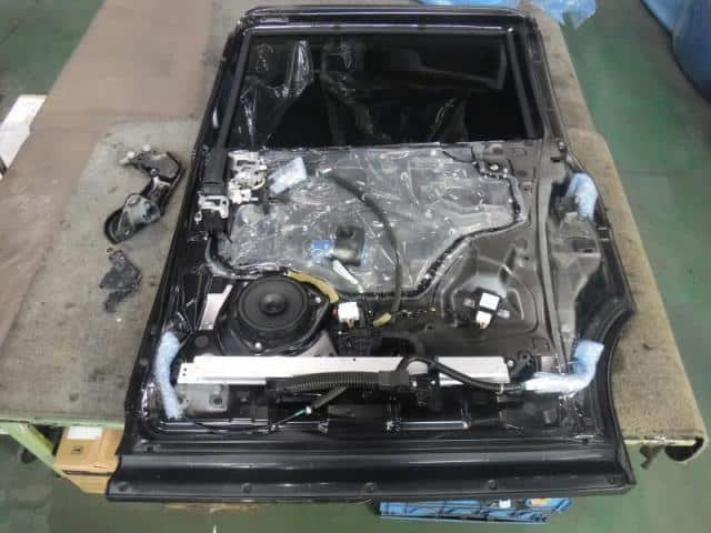 Rear Right Door Assembly NISSAN Serena 2011 DBA-FC26 — photo 2