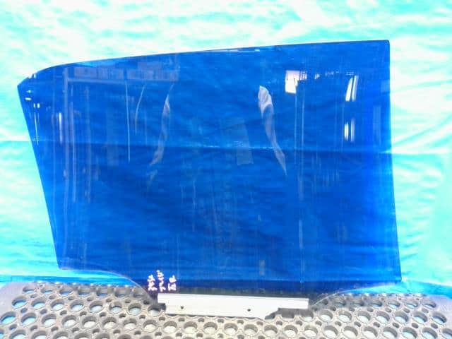Rear Left Door Windshield TOYOTA Blade 2007 DBA-AZE15 — photo 3
