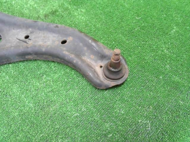 Front Right Lower Control Arm HONDA Insight 2009 DAA-ZE2 — photo 2
