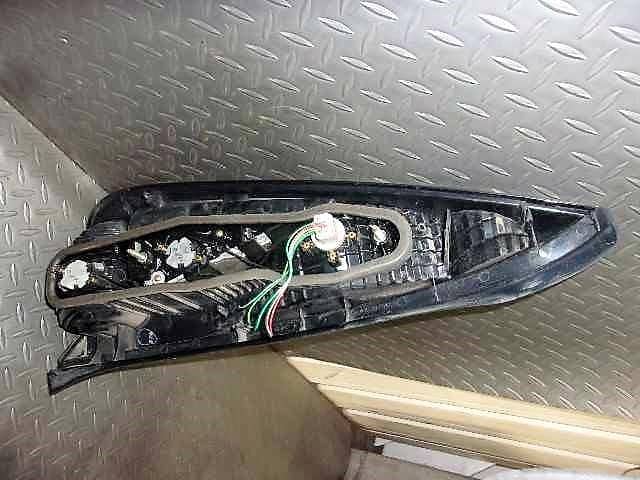 Right Tail Light TOYOTA Fun Cargo 2003 UA-NCP25 8155052350 — photo 4