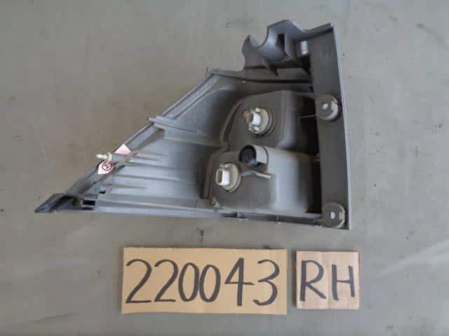 Right Tail Light HONDA Step Wagon 2007 DBA-RG1 — photo 2