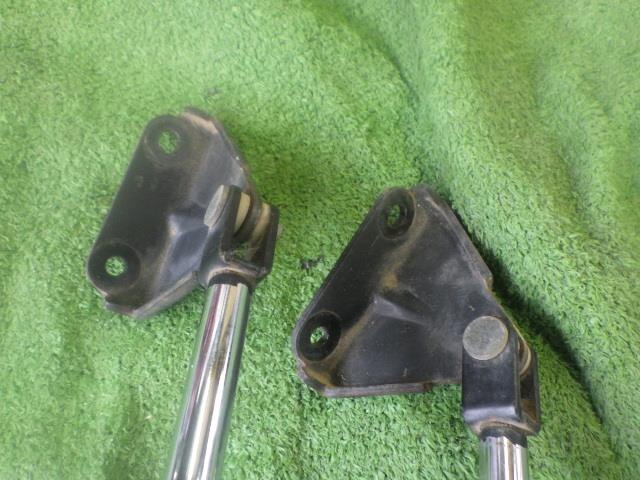 Tail Gate Damper NISSAN Caravan Van 2003 LC-DQGE25 — photo 3