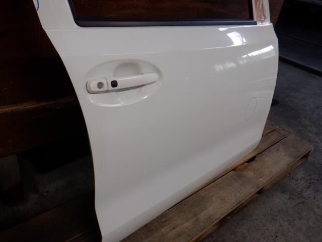 Front Right Door Assembly TOYOTA Passo 2011 DBA-KGC30 — photo 2