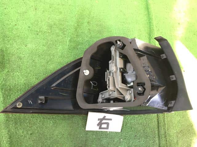 Right Tail Light VOLKSWAGEN Golf 2008 ABA-1KBLG — photo 2