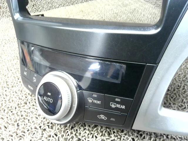 Interior Parts TOYOTA Prius Alpha 2012 DAA-ZVW41 — photo 2