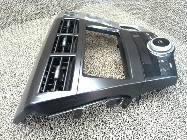 Interior Parts TOYOTA Prius Alpha 2012 DAA-ZVW41 — photo 4