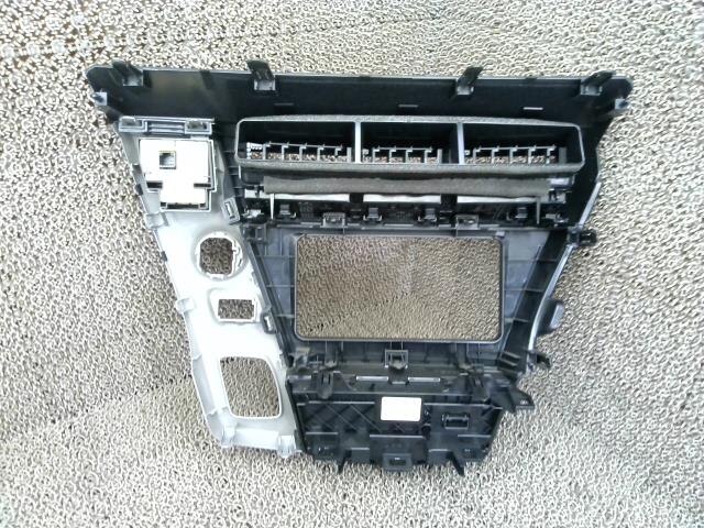 Interior Parts TOYOTA Prius Alpha 2012 DAA-ZVW41 — photo 5