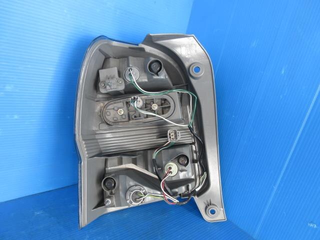 Right Tail Light TOYOTA Spade 2012 DBA-NCP141 — photo 6
