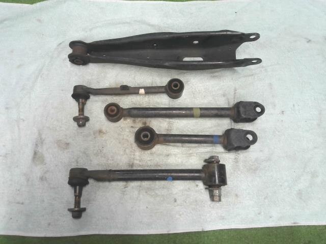 Rear Left Lower Control Arm TOYOTA Lexus is 2011 DBA-GSE20 — photo 2