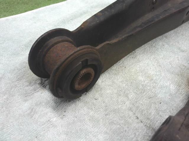 Rear Left Lower Control Arm TOYOTA Lexus is 2011 DBA-GSE20 — photo 7