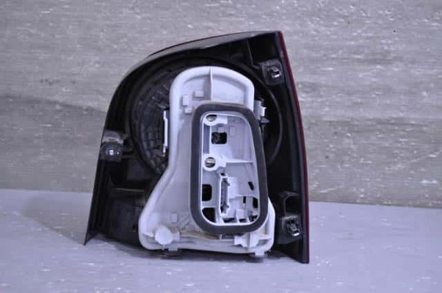 Left Tail Light VOLKSWAGEN Polo 2008 ABA-9NBUD — photo 7
