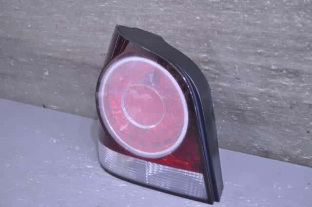 Left Tail Light VOLKSWAGEN Polo 2008 ABA-9NBUD — photo 2