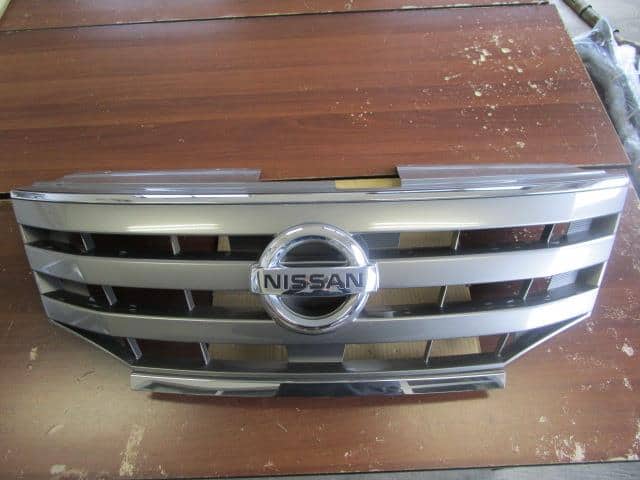 Radiator Grille NISSAN Serena 2010 DBA-C26 — photo 1