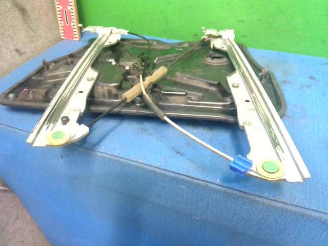 Front Right Door Regulator NISSAN Elgrand 2011 DBA-TNE52 — photo 4