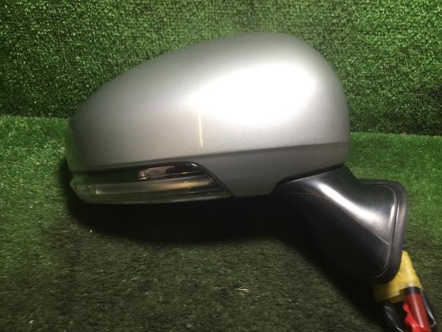 Right Side Mirror TOYOTA Prius 2011 DAA-ZVW30 — photo 1