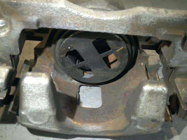 Front Left Caliper SUZUKI Lapin 2017 DBA-HE33S 5510274P01999 — photo 4