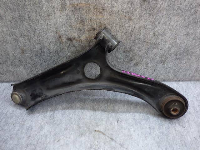 Front Right Lower Control Arm SUZUKI Hustler 2016 DAA-MR41S 4520185K11 — photo 2