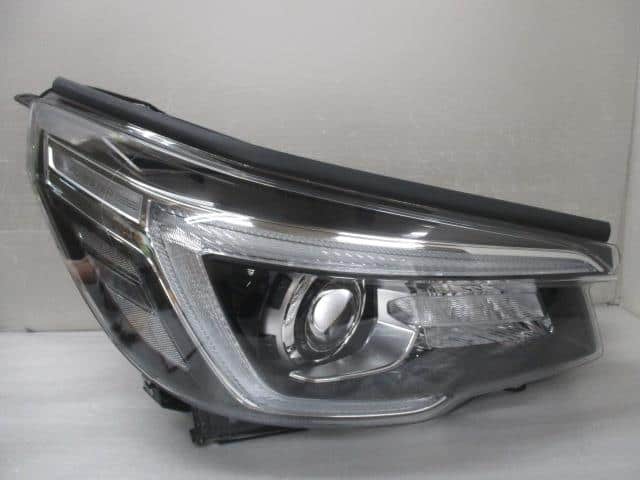 Right Headlight SUBARU Forester 2018 5BA-SK9 84913SJ160 — photo 1