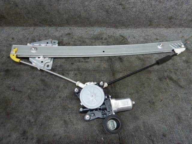 Front Left Door Regulator MAZDA Az wagon 2007 DBA-MJ22S 8356058J00 — photo 1