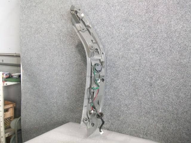 Left Tail Light NISSAN Leaf_ 2011 ZAA-ZE0 — photo 2