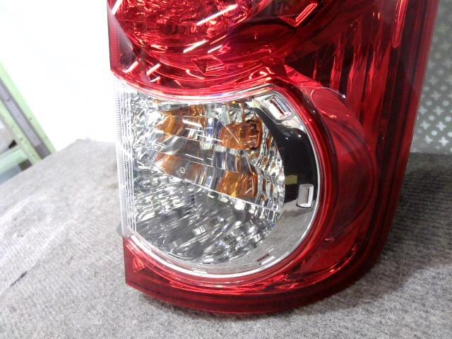 Right Tail Light TOYOTA Corolla Rumion 2007 DBA-ZRE152 — photo 3