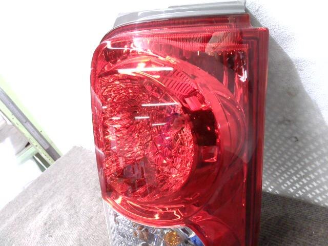Right Tail Light TOYOTA Corolla Rumion 2007 DBA-ZRE152 — photo 2