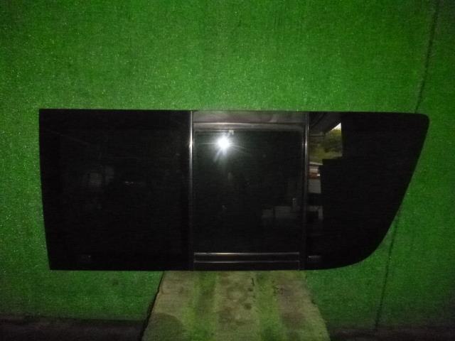 Door Windshield TOYOTA Hiace 2010 CBF-TRH200 — photo 1