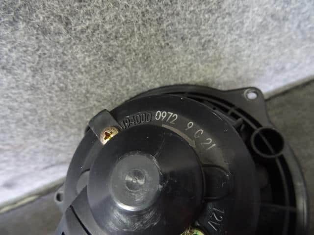Blower Motor SUZUKI Jimny 2001 TA-JB23W 7415081A01 — photo 2
