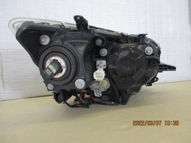 Left Headlight TOYOTA Mark X Zio 2007 DBA-ANA10 — photo 3