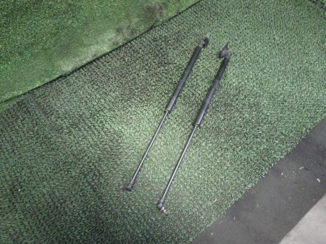 Tail Gate Damper TOYOTA Prius 2009 DAA-ZVW30 — photo 1