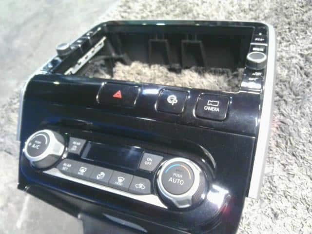 Cluster Panel NISSAN Serena 2017 DAA-GFC27 — photo 5