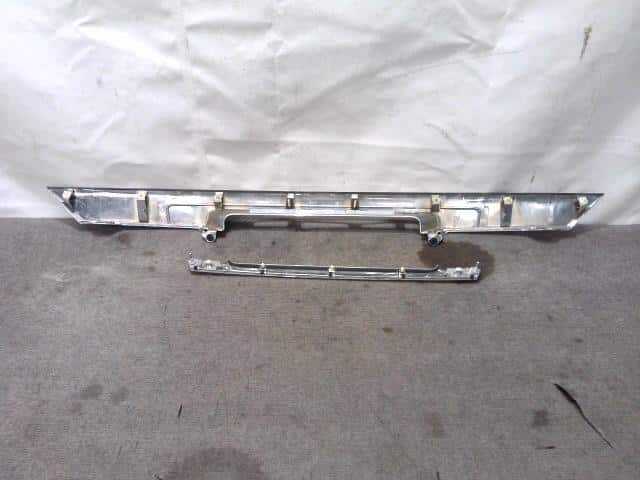 Exterior Parts TOYOTA Alphard 2004 TA-MNH10 — photo 2