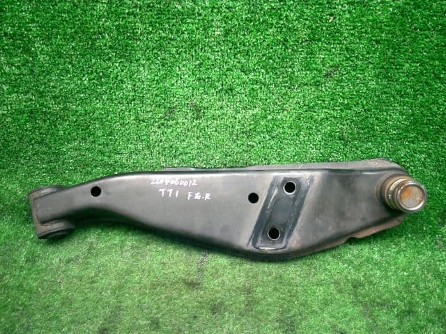 Front Right Lower Control Arm SUBARU Sambar 2000 GD-TT1 — photo 1