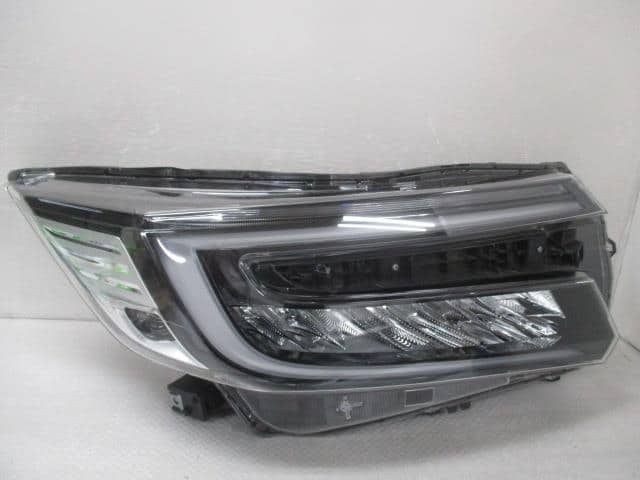 Right Headlight HONDA Step Wagon 2017 DBA-RP3 — photo 1