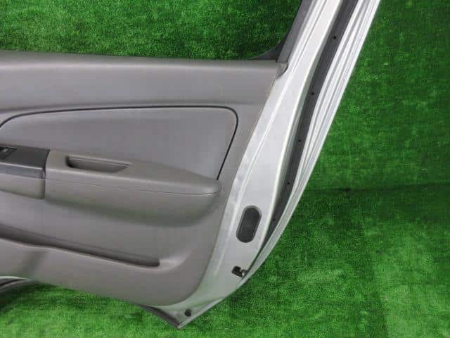 Front Right Door Assembly NISSAN Nv350 — photo 9