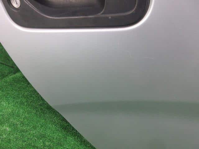 Front Right Door Assembly NISSAN Nv350 — photo 4