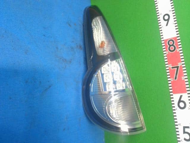 Left Tail Light NISSAN Moco 2014 DBA-MG33 — photo 2
