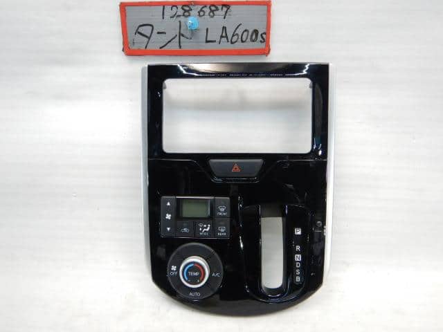 A/C Control Panel DAIHATSU Tanto 2015 DBA-LA600S — photo 1