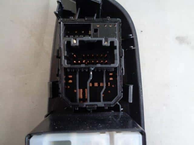 Power Window Switch NISSAN Roox 4AA-B45A — photo 3