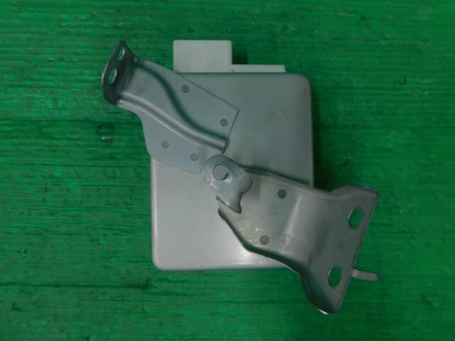 Power Steering Computer TOYOTA Prius 2004 DAA-NHW20 — photo 2