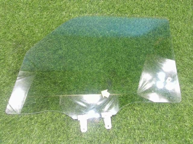 Front Right Door Windshield SUZUKI Every 2016 HBD-DA17V 8450164P00 — photo 1