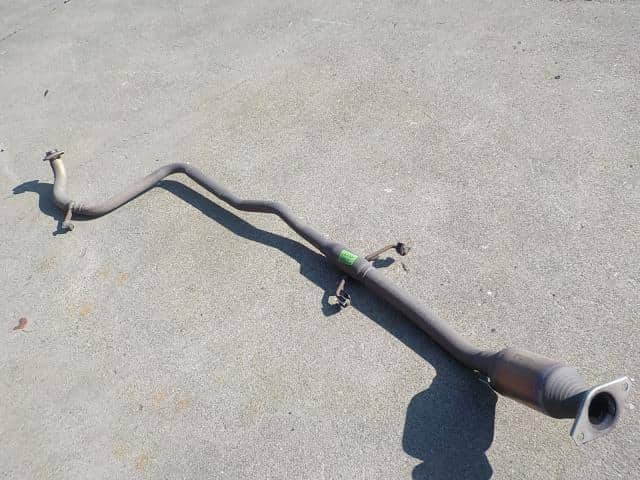 Front Exhaust Pipe TOYOTA Aqua 2012 DAA-NHP10 — photo 1